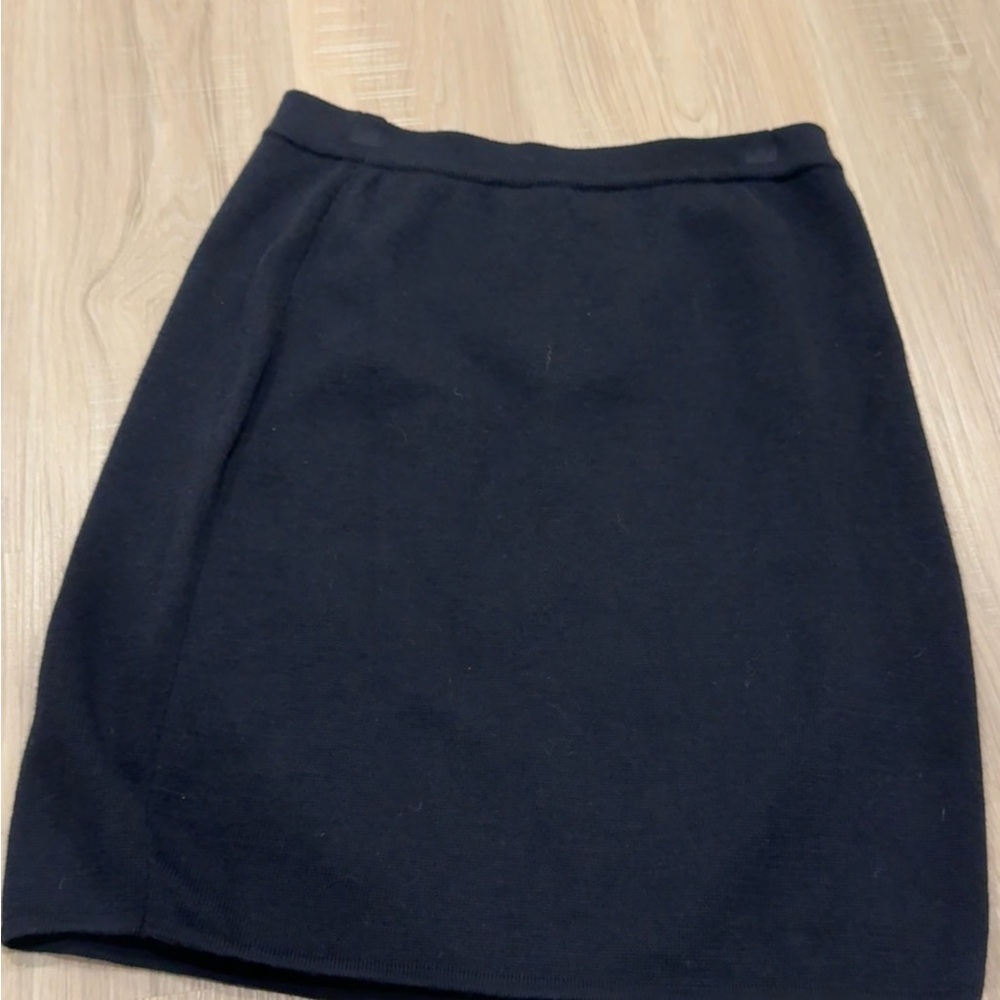 Valerie Stevens Navy Blue 100% merino wool pencil Skirt